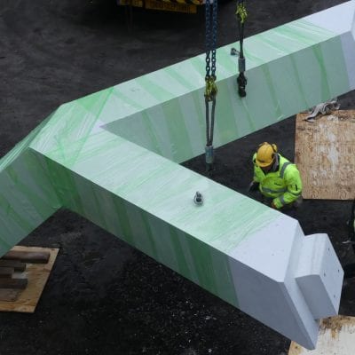 Voorbereiden tot plaatsen Y kolom - Van den Berg Beton