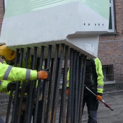 Voorbereiden tot plaatsen Y kolom - Van den Berg Beton